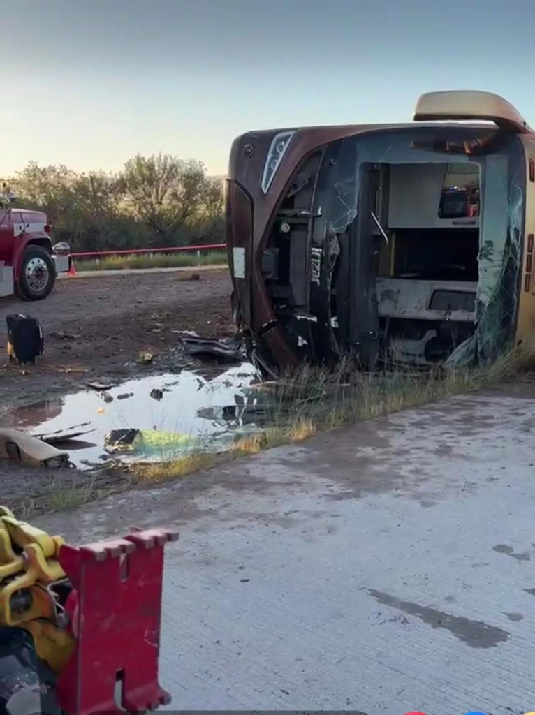 Tragedia en carretera Sonora: mueren 6 en volcadura de autobús Tufesa
