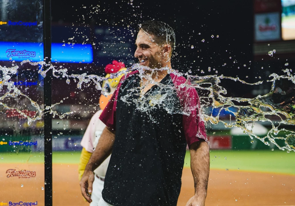 Tomateros vence 4-2 a Águilas de Mexicali y se queda con la serie