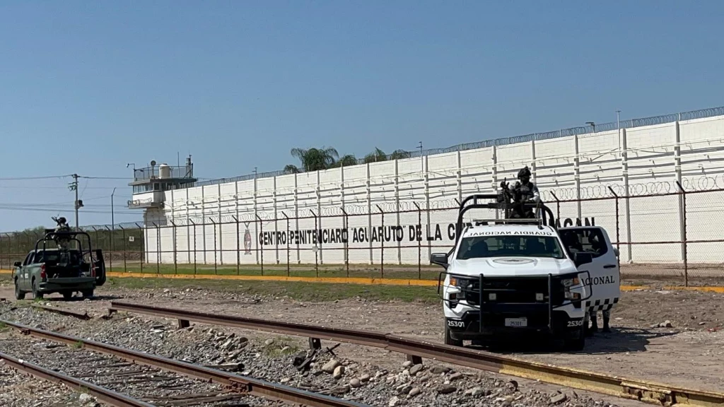 Reportan fallecimiento de interno y posible riña en el penal de Aguaruto, en Culiacán