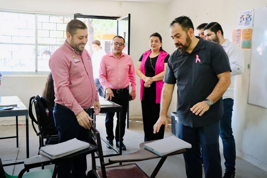 ¡Por un mejor aprendizaje! José Paz López compromete mobiliario para secundaria de Badiraguato