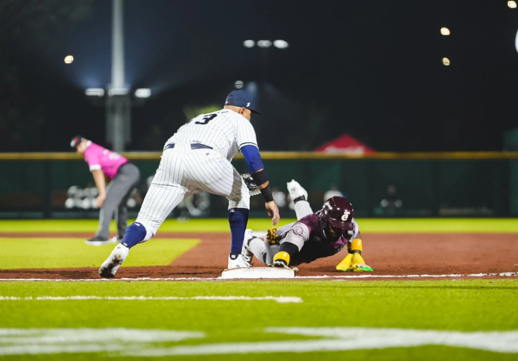 Jaguares pega primero y vence 4-3 a Tomateros