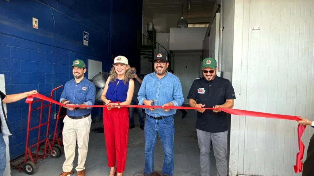 Continúa el apoyo empresas en Culiacán FRUIT COMPANY recibe crédito de 1.3 millones de pesos
