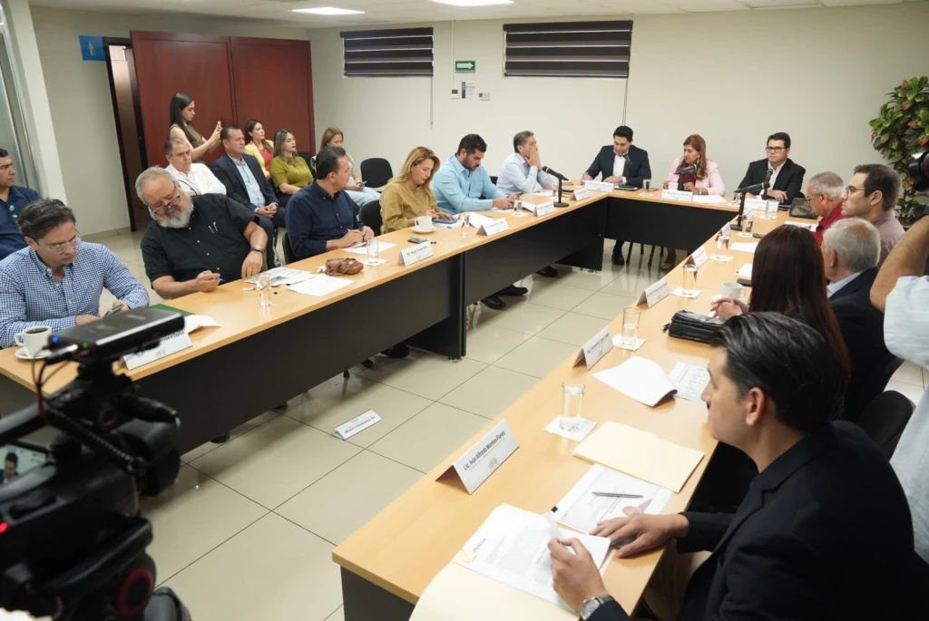 Ejercen mil 626 mdp del crédito de 2 mil 300 mdp autorizado a Rocha Moya