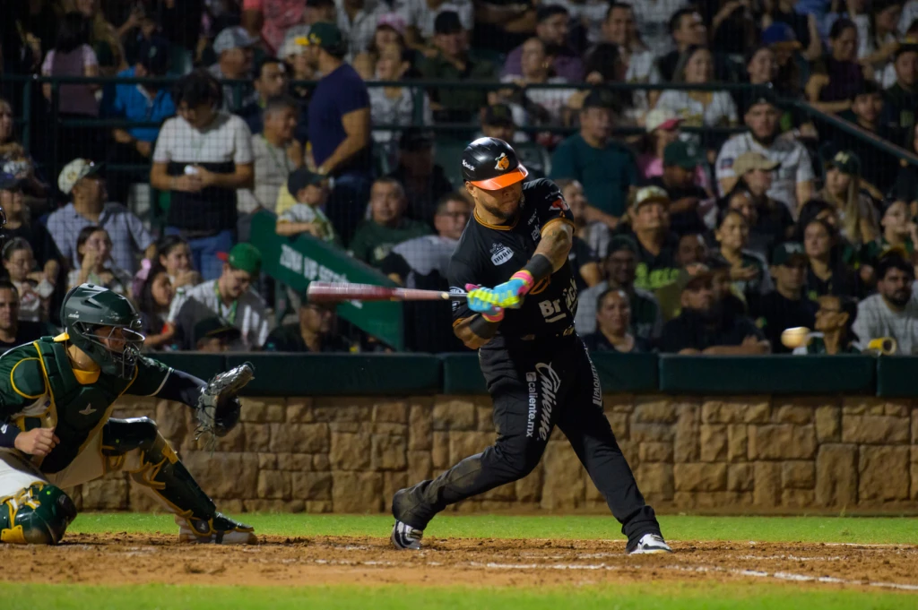 Naranjeros gana el tercero a Cañeros 14-2