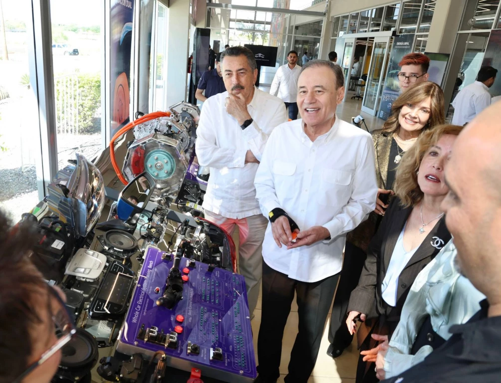 Gobernador Durazo coloca a Sonora en el mapa mundial de la electromovilidad con vehículo eléctrico BMC