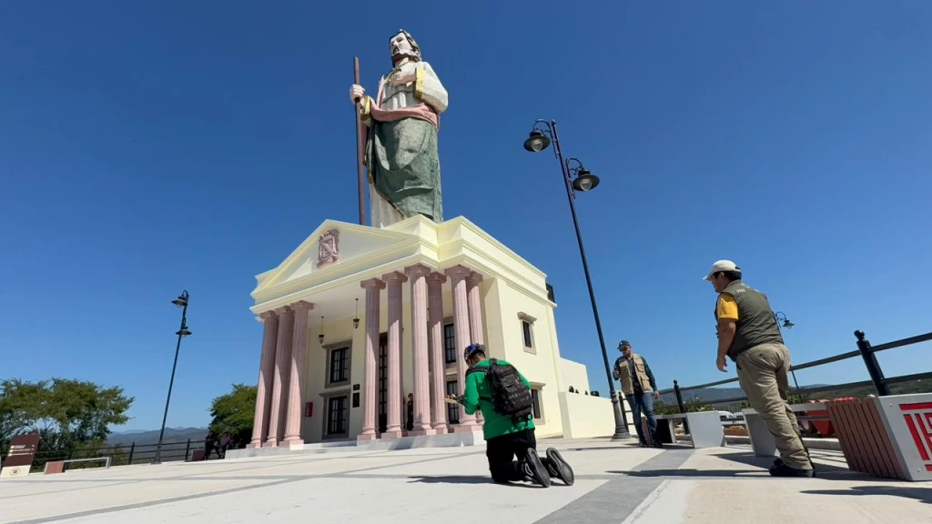Devotos llenan el Parque Mirador de Badiraguato en honor a San Judas Tadeo en su día