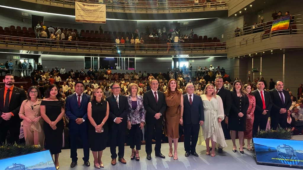 Antonio Menéndez de Llano lleva a cabo su primer informe de gobierno  en Ahome