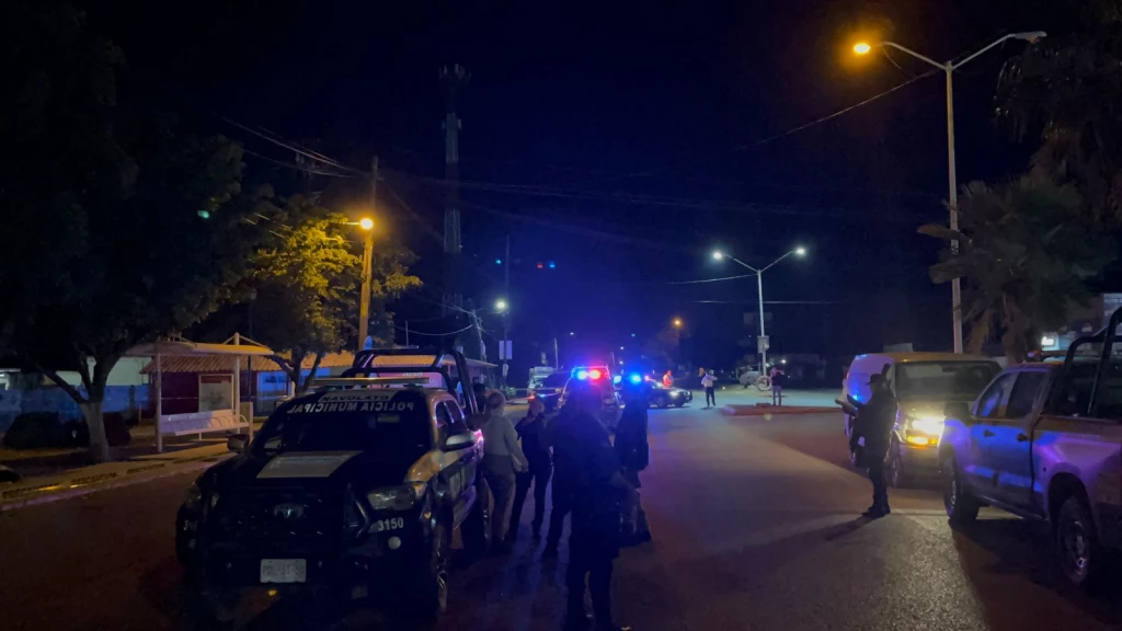 Abandonan los cuerpos de un hombre y una mujer en el crucero de San Pedro, Navolato