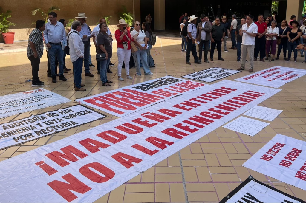 Jubilados de la UAS denuncian falta de pago de prima vacacional
