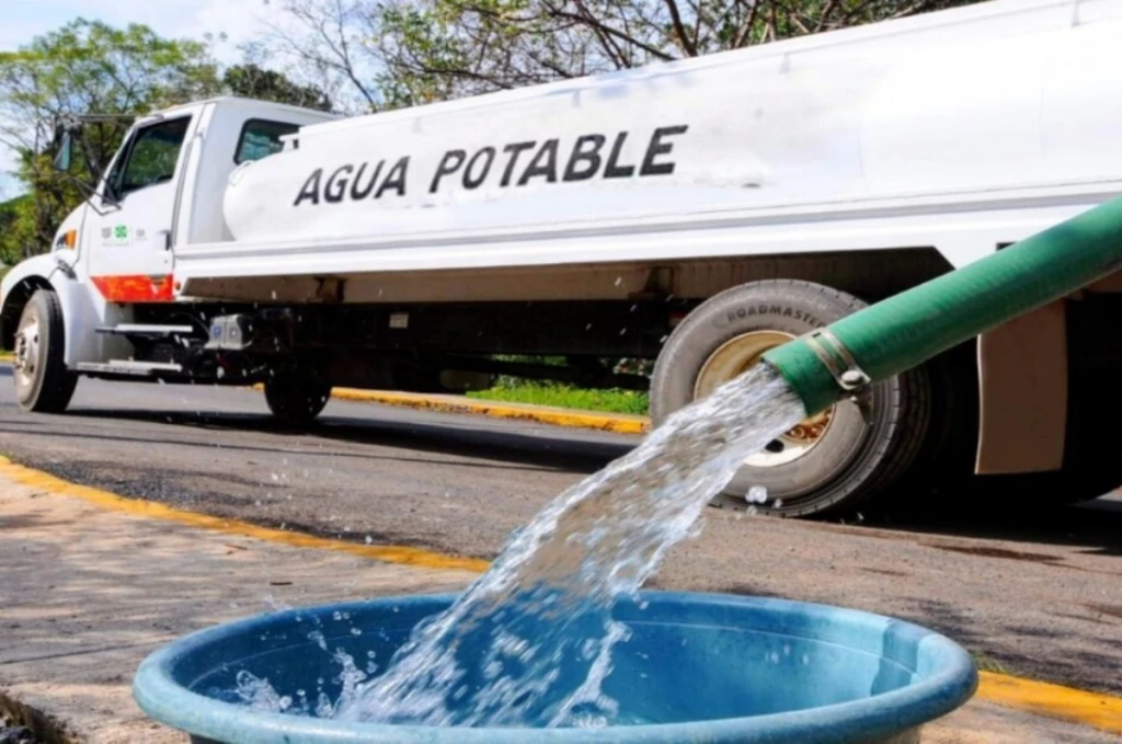 Hasta 20 pipas de agua potable trasladan a la zona rural de Ahome: JAPAMA