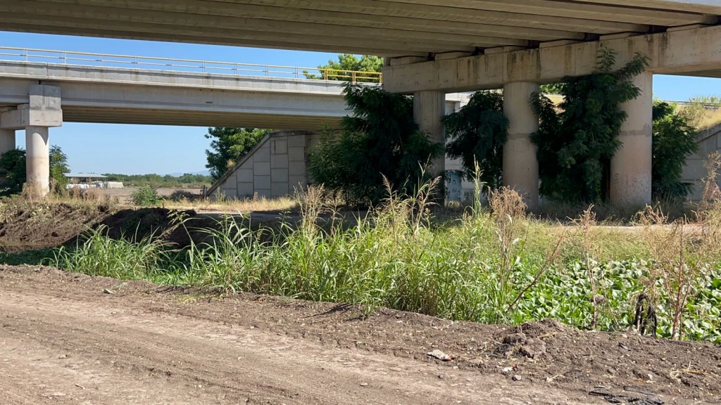 Localizan a hombre ejecutado dentro de un canal en Costa Rica, al sur de Culiacán