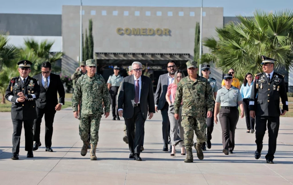 Gobernador Rocha acude a toma de protesta de Julices Julián González, como nuevo Coordinador de la Guardia Nacional en Sinaloa