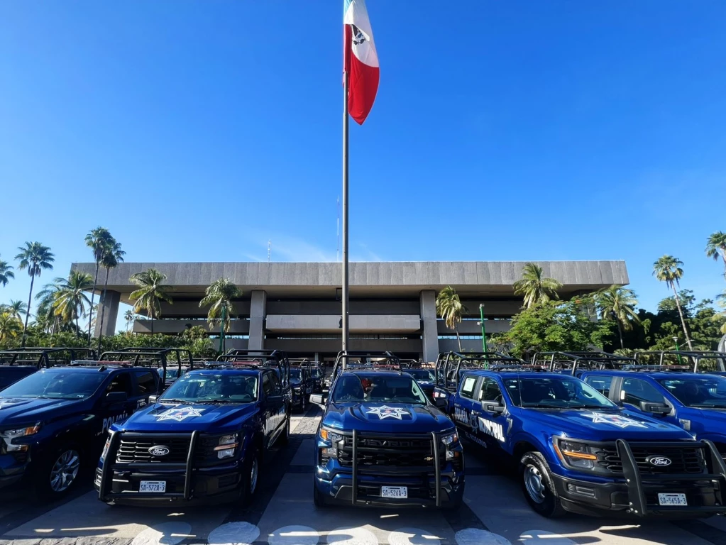 Entregan en Sinaloa 80 patrullas a las corporaciones policiales
