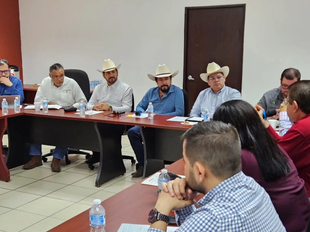 UGRS y autoridades refuerzan trabajo en unidad para proteger la ganadería sinaloense