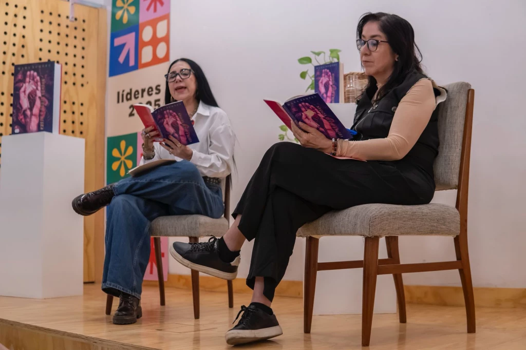 Dos miradas femeninas estremecen al público en la FIL Culiacán con “Navaja verde o negra” y “La novia del león”