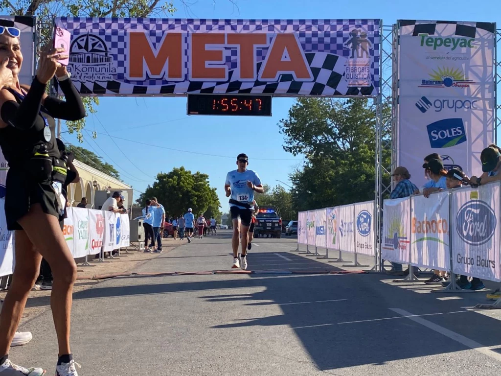Llegan a la meta más de 700 corredores en la XIII Carrera Yo´o Joara