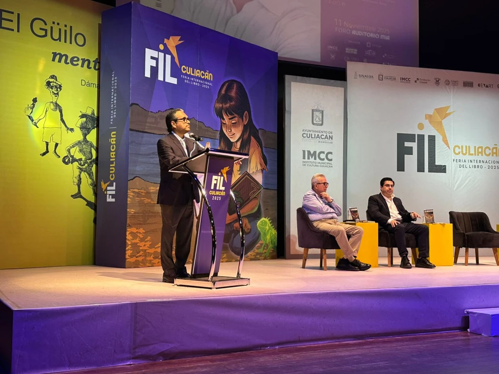 El gobernador Rocha Moya asiste a presentación de “La Decisión” en la FIL Culiacán 2025