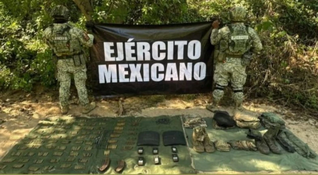 Aseguran en Concordia armas, equipo y uniformes tácticos