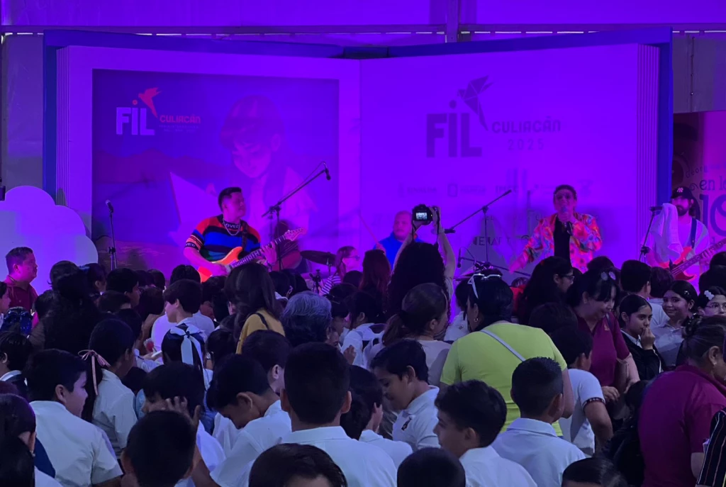 Docentes refuerzan la lectura a la niñez en la FIL Culiacán 2025