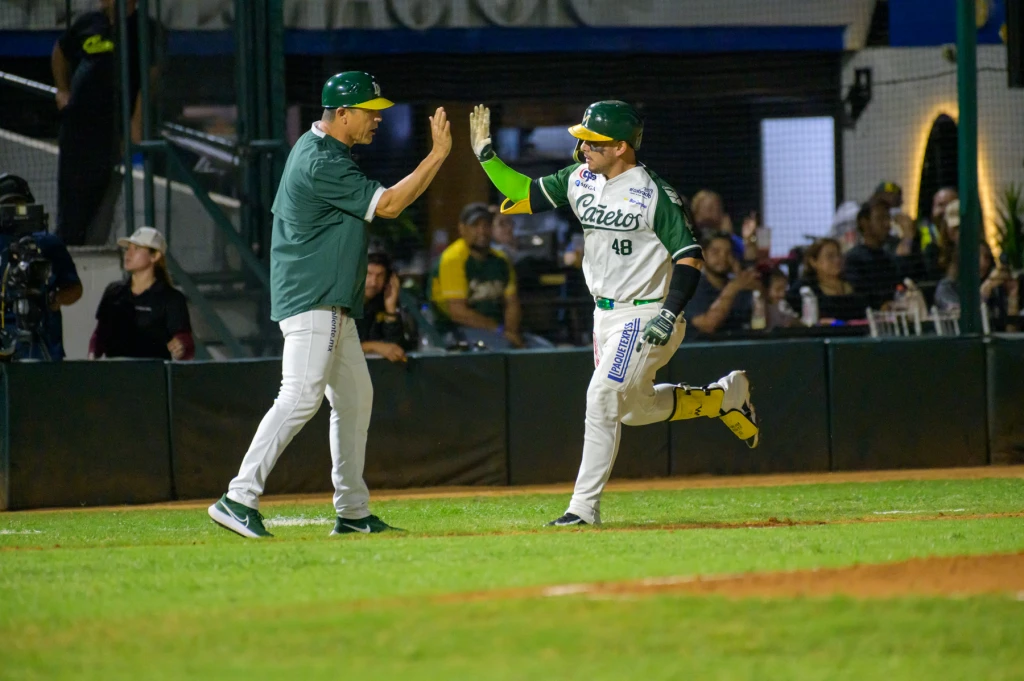 Cañeros se lleva el primero, 10-6 vence a Naranjeros