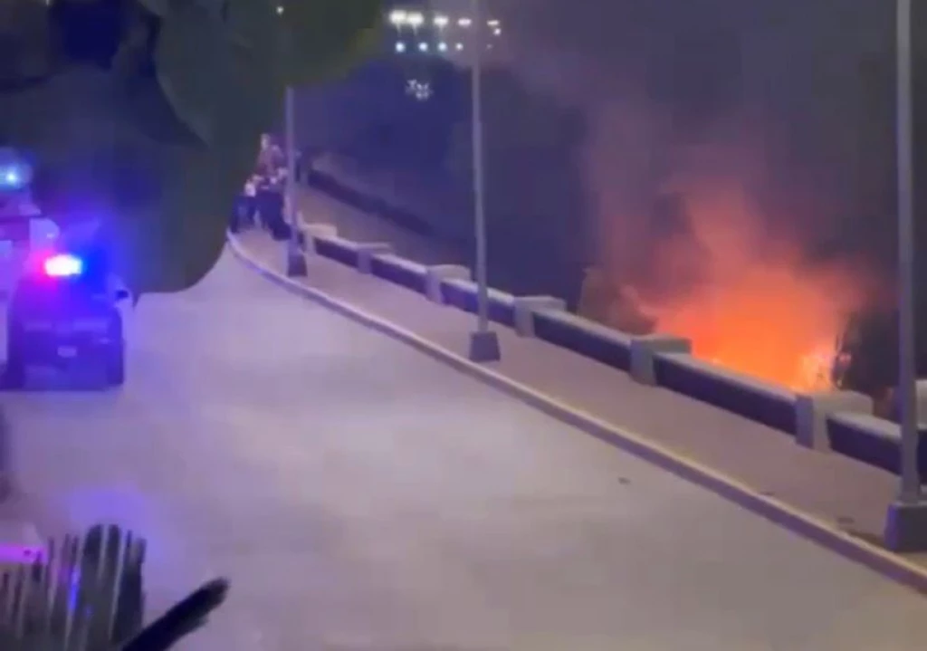 Dos personas pierden la vida en trágico incendio vehicular en Guasave