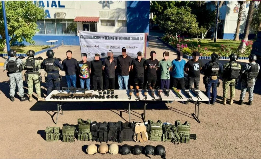 Tras operativo en Portalegre, en Culiacán, grupo GOES detiene a 10 civiles y asegura equipo táctico