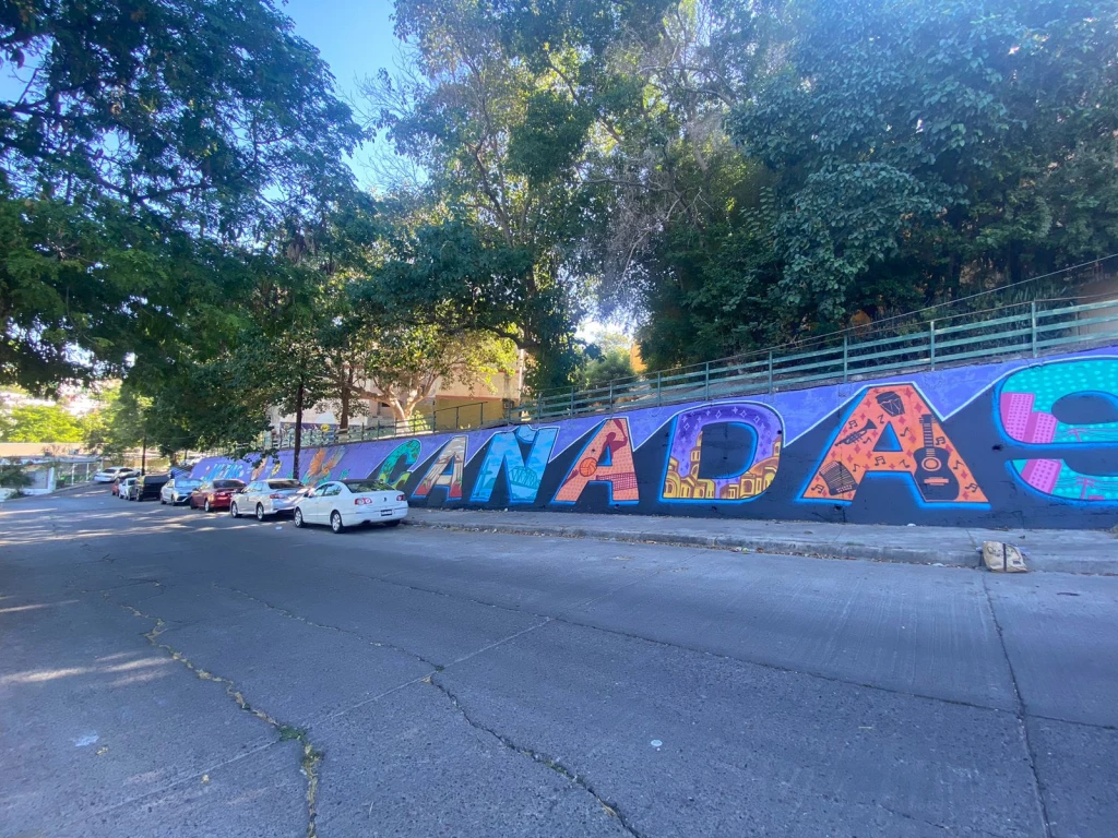 Por medio de murales, jóvenes convocan a la paz en Culiacán