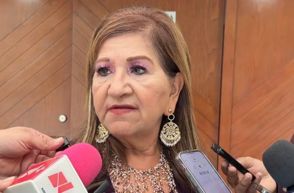 Un evento de rendición de cuentas informe de Rocha Moya con los legisladores