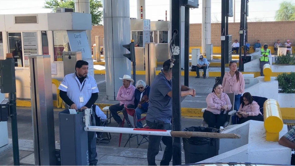 Permanece el bloqueo en la caseta de Cuatro Caminos, Guasave