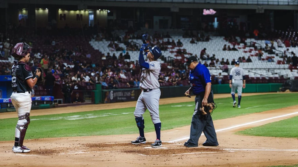 Jaguares vence 7-2 a Tomateros y se queda con la serie