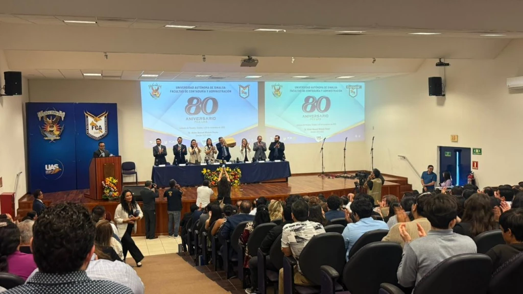 FCA-UAS distingue a Olegario Quintero Ochoa por 40 años de legado académico y profesional