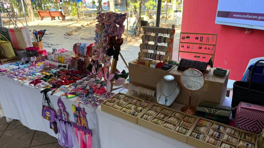 Bazar Navideño llega a la Plazuela Obregón: comerciantes confían en una recuperación económica para cerrar el año