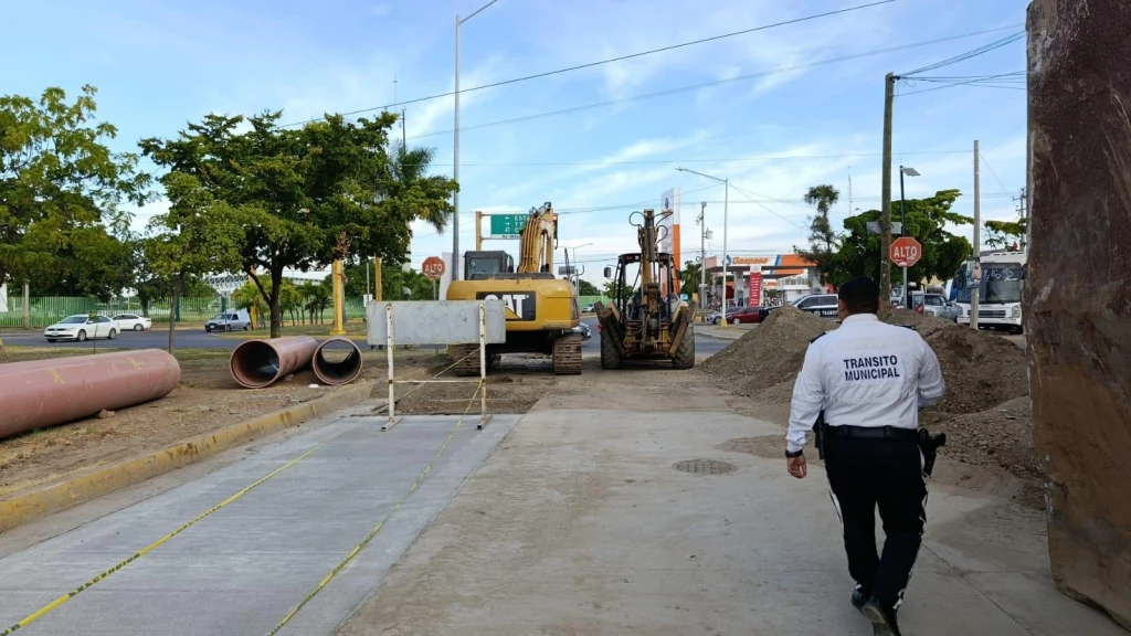 Anuncian cierre en cruce de avenida Insurgentes y Juan Pablo II de Mazatlán por rehabilitación en colector