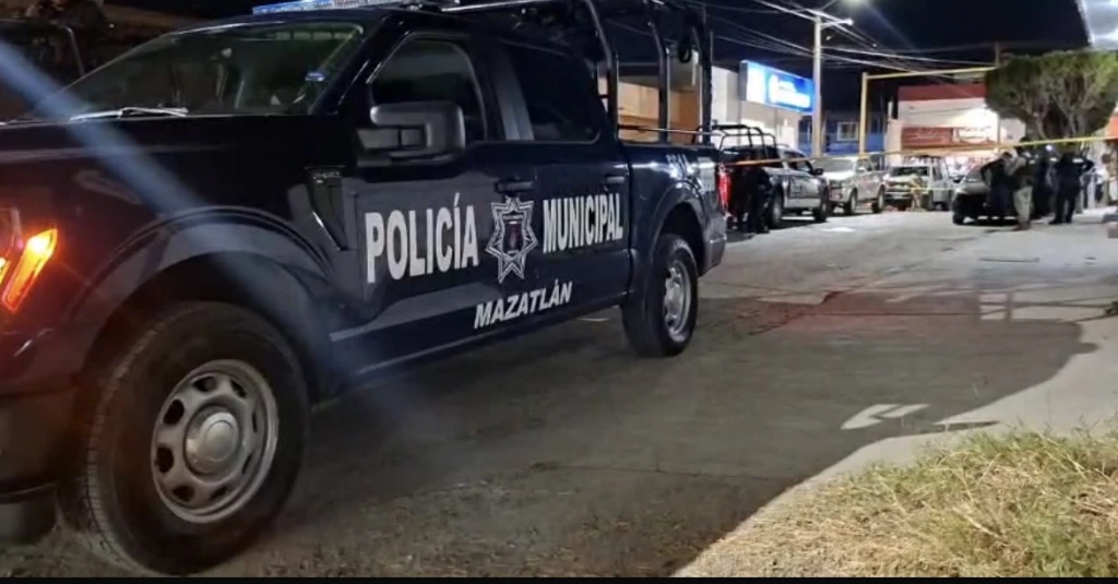 Asesinan a balazos a sujeto al interior de una tienda de ropa en Mazatlán