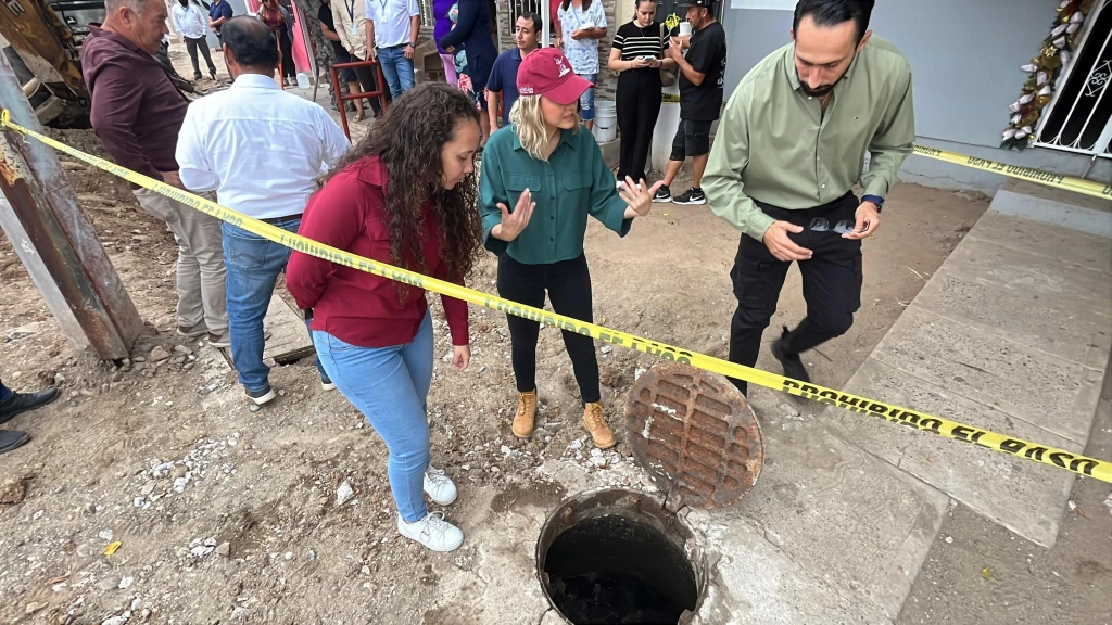 Rehabilitan drenaje y red de agua potable en andador Carlos McGregor del Infonavit Jabalíes