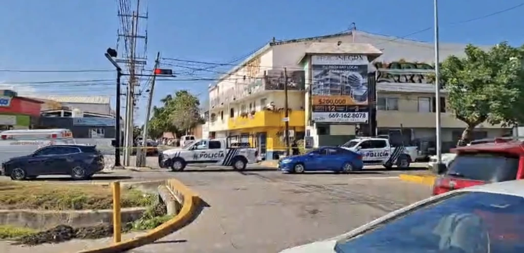 Atacan a balazos a expendio de cerveza en El Toreo, Mazatlán