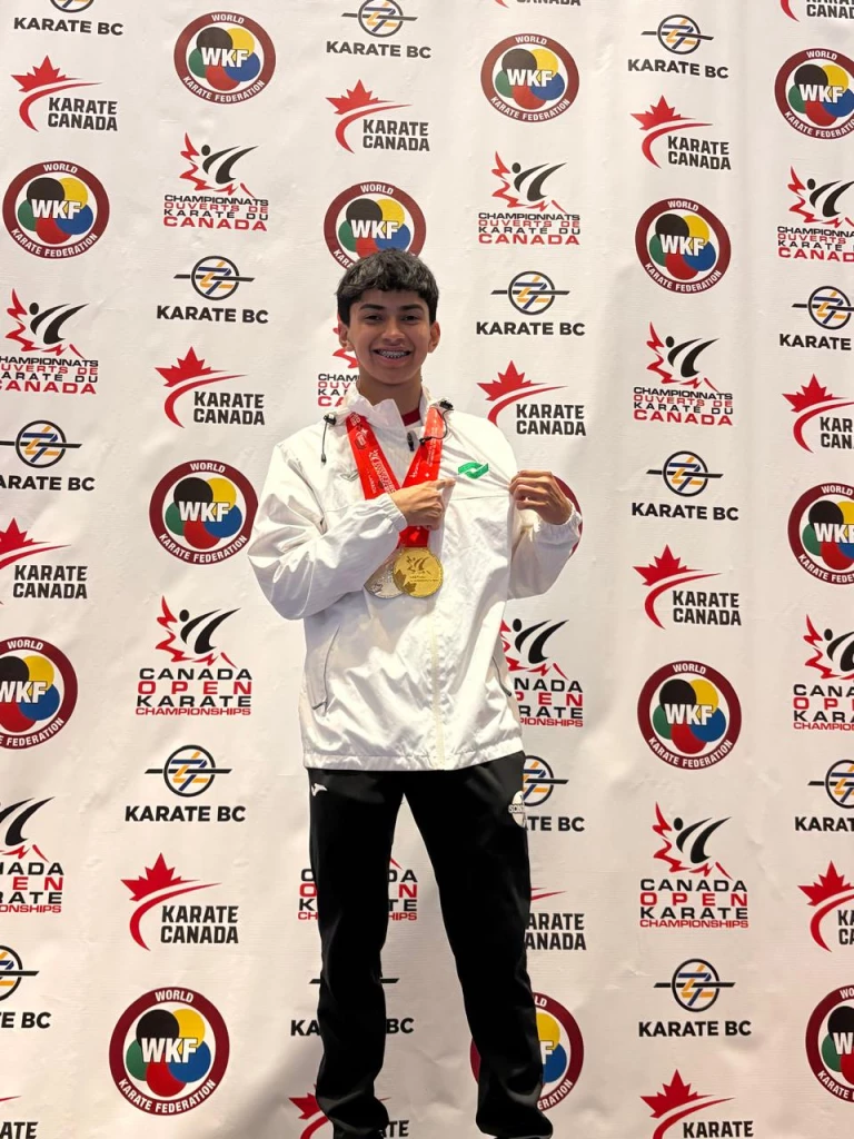 Alumno de Conalep conquista oro y plata en campeonato internacional de karate