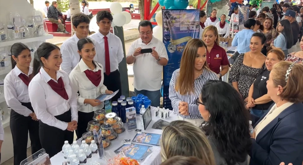 Realiza CBTis No.51 feria turística y revista educativa hotelera en Mazatlán