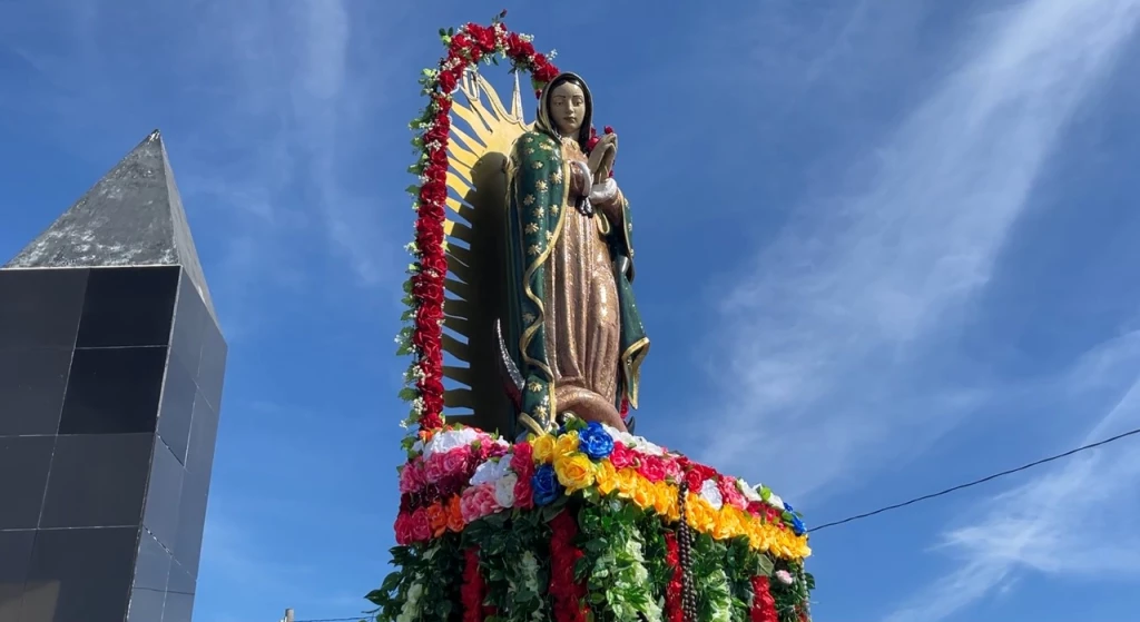 Entre fe y tradición fieles mazatlecos acuden a celebrar a la Virgen de La Puntilla