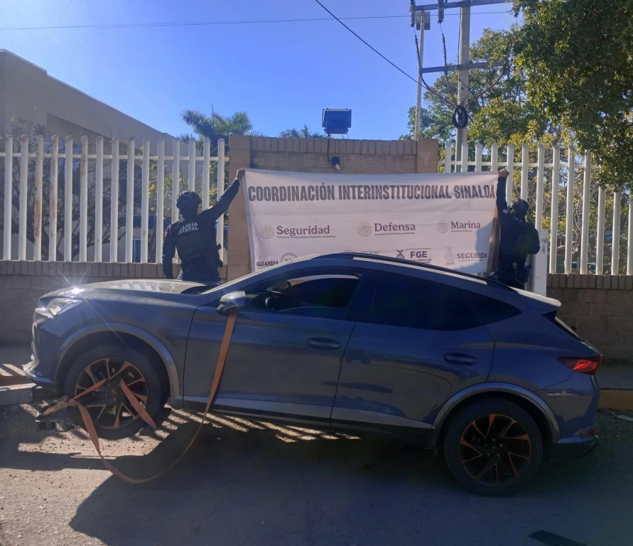Asegura Grupo Interinstitucional camioneta y municiones para arma larga en Culiacancito