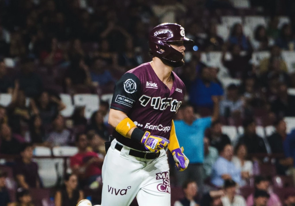 Orlando Martinez y Axel Sauceda jugadores destacados de la semana de Tomateros