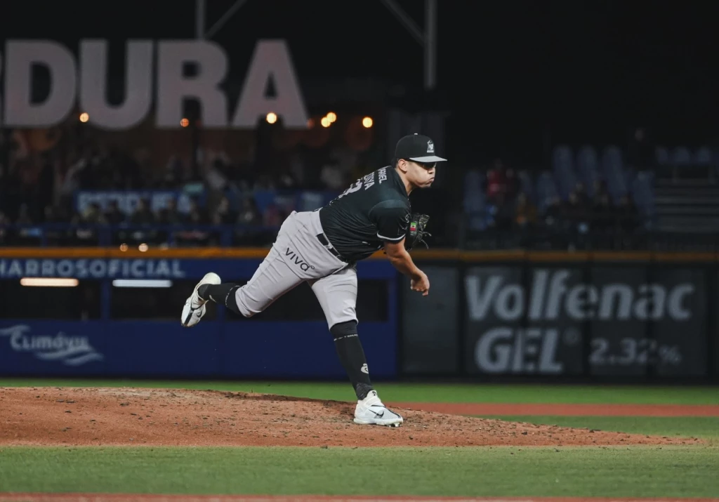 Charros se apunta el primero sobre Tomateros 9-8