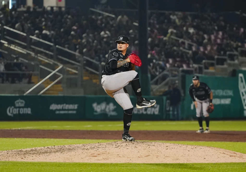 Tomateros rescata la victoria 10-8 sobre Jaguares