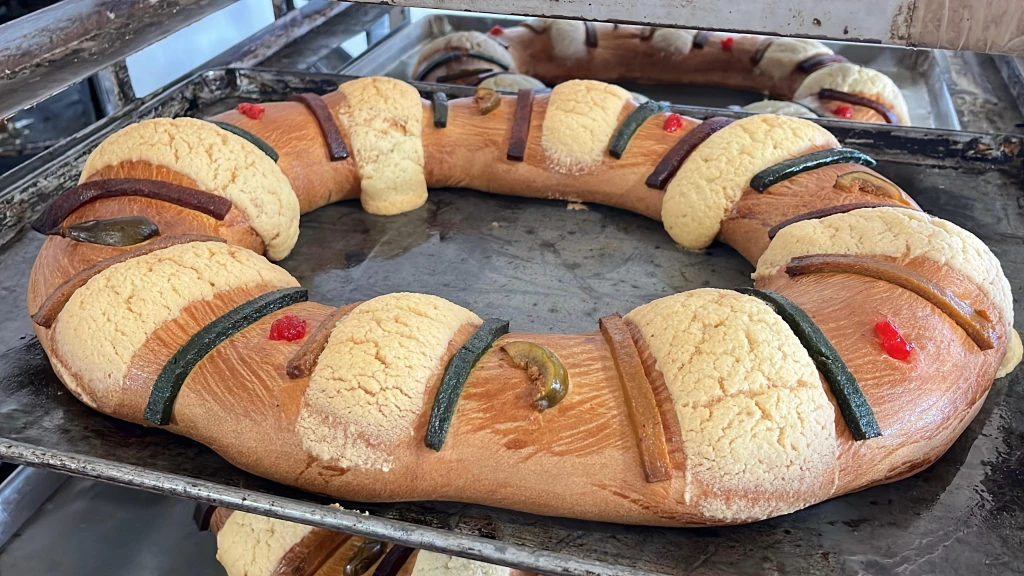 Con la venta de Roscas de Reyes, Grupo Amistad apoya la rehabilitación de jóvenes