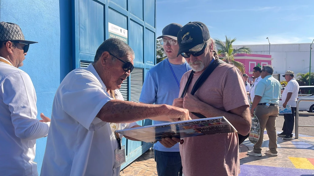 Reportan que no bajan todos los cruceristas a Mazatlán