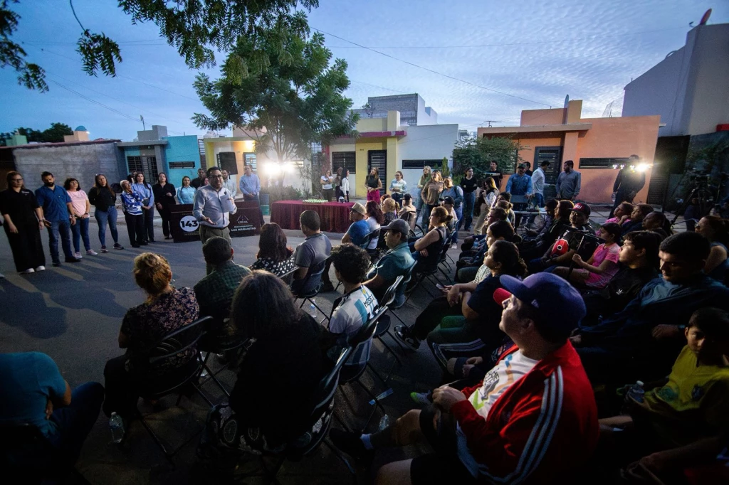 Alcalde de Culiacán entrega 10 calles pavimentadas en Aeropuerto y Las Mañanitas