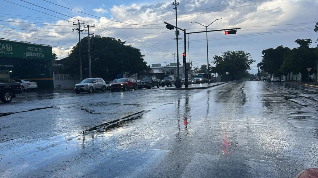 Se registran lluvias moderadas con actividad eléctrica en Culiacán