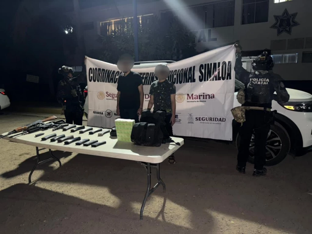 Capturan a dos hombres armados y asegurar arsenal en Culiacán
