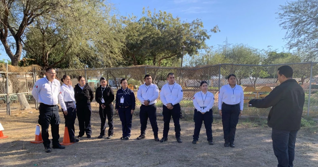 Cadetes de Policía refuerzan su preparación con prácticas de conducción