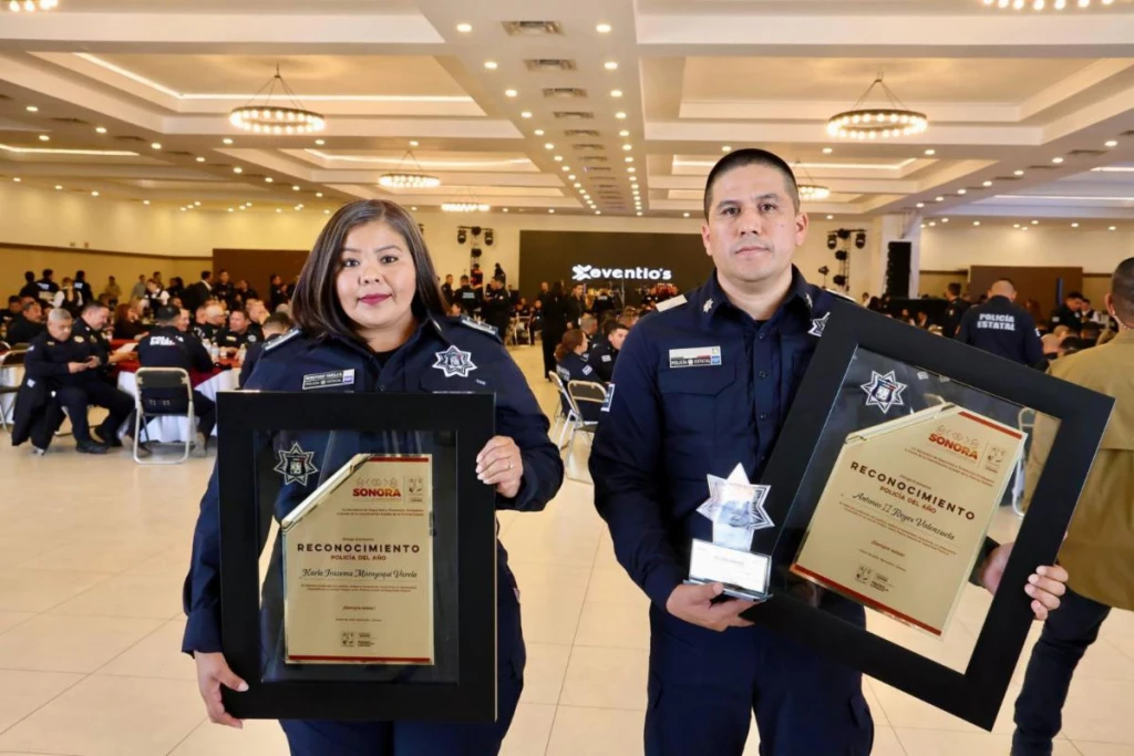 “Trabajo en equipo y familia” reconocen a policías del año en Sonora